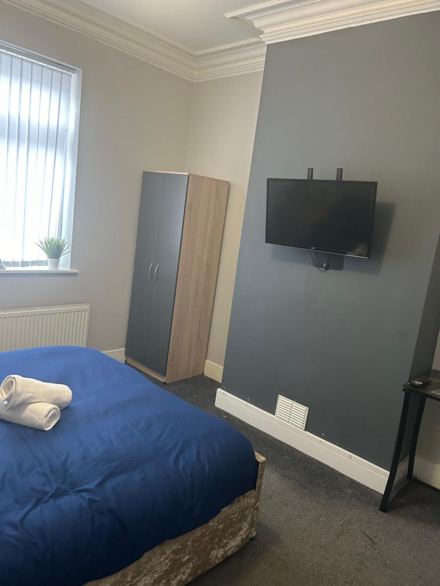 Brunswick Place Xxx Stoke-on-Trent ภายนอก รูปภาพ