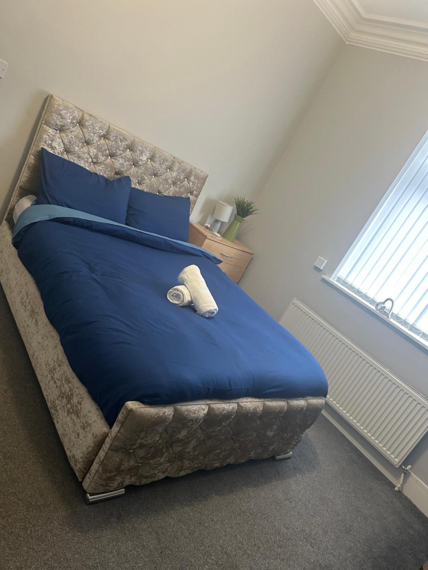 Brunswick Place Xxx Stoke-on-Trent ภายนอก รูปภาพ