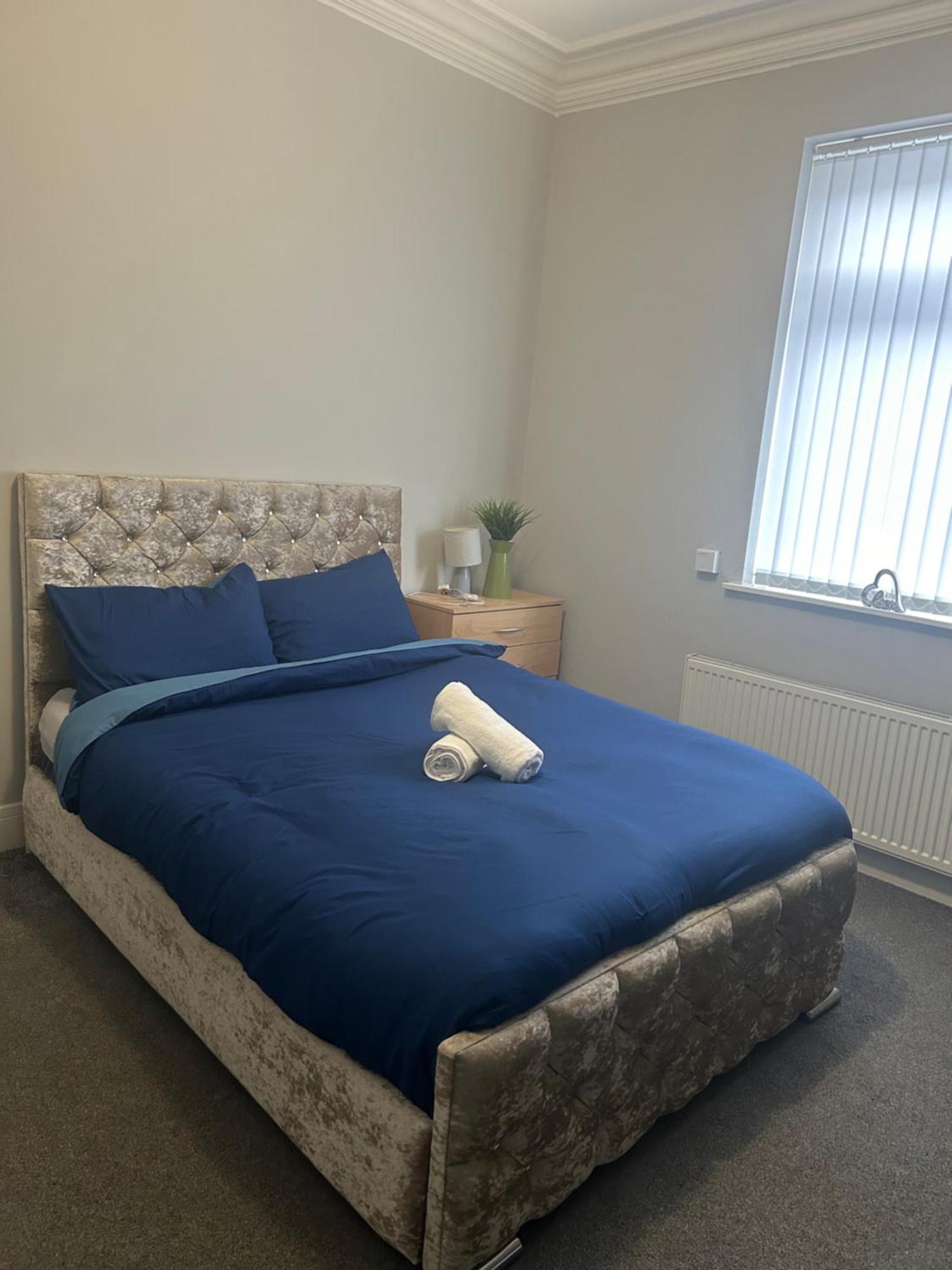 Brunswick Place Xxx Stoke-on-Trent ภายนอก รูปภาพ
